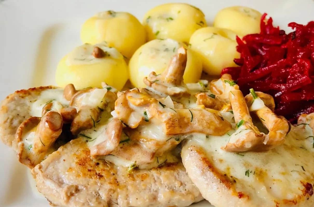 Z czym podawać polędwiczki w sosie kurkowym? Sekrety szefa!